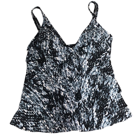 Magicsuit by Miraclesuit Grey Patterned Tankini Top - Picture 3 of 8